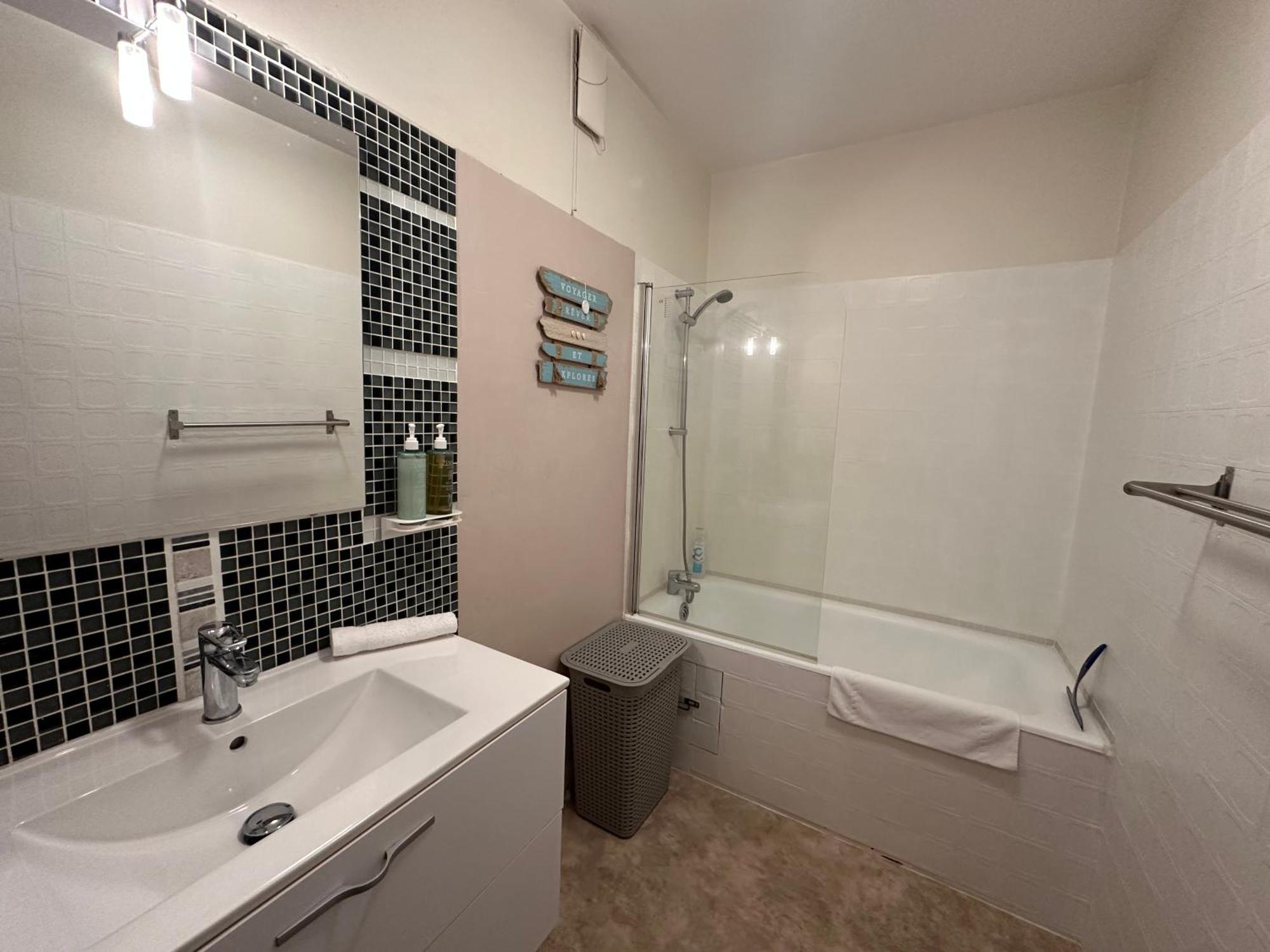 Orleans Centre Proche Gare - Appartement Fonctionnel Residence Calme Parking Prive Gratuit - Le Central Elegance מראה חיצוני תמונה