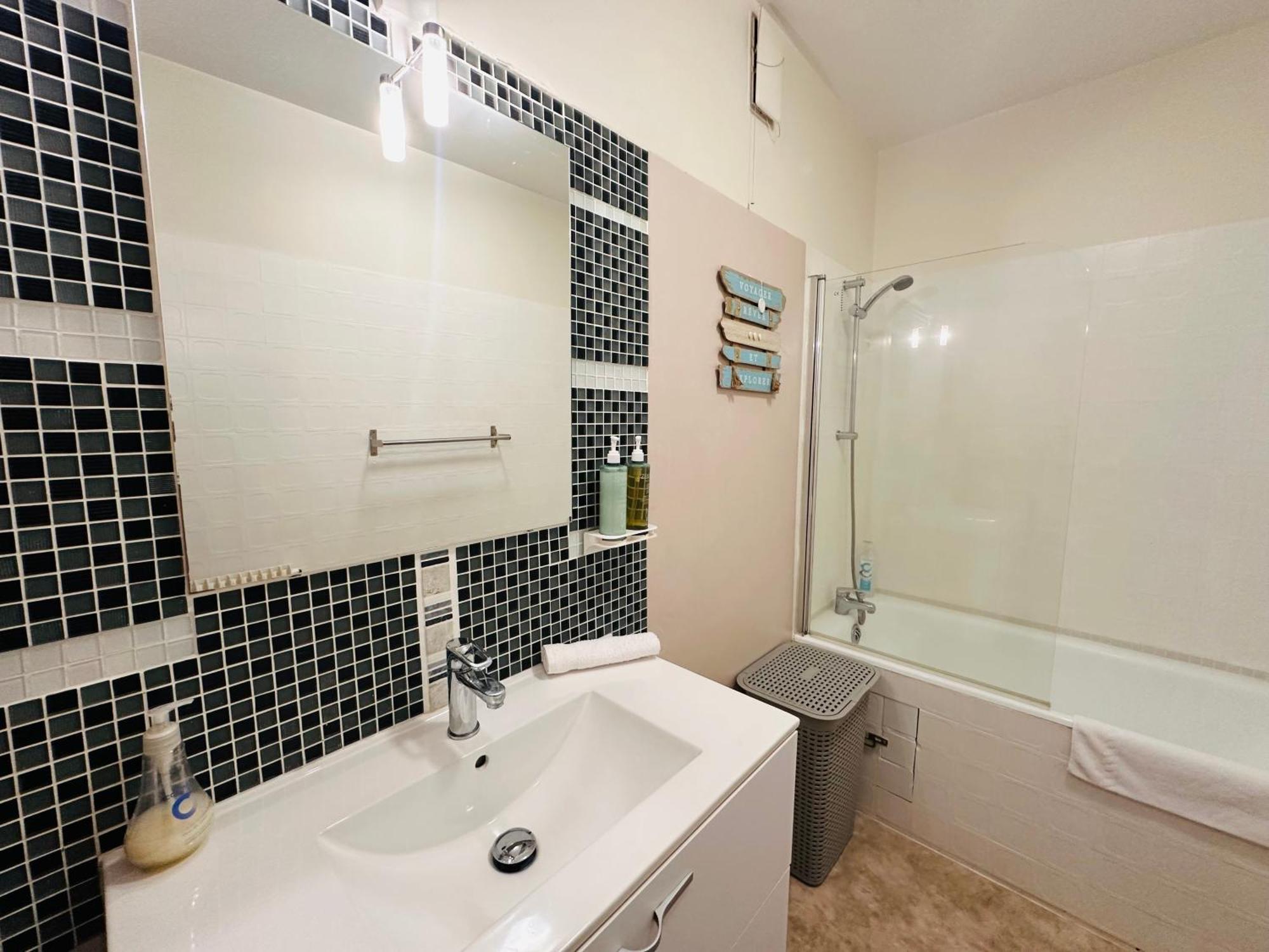 Orleans Centre Proche Gare - Appartement Fonctionnel Residence Calme Parking Prive Gratuit - Le Central Elegance מראה חיצוני תמונה
